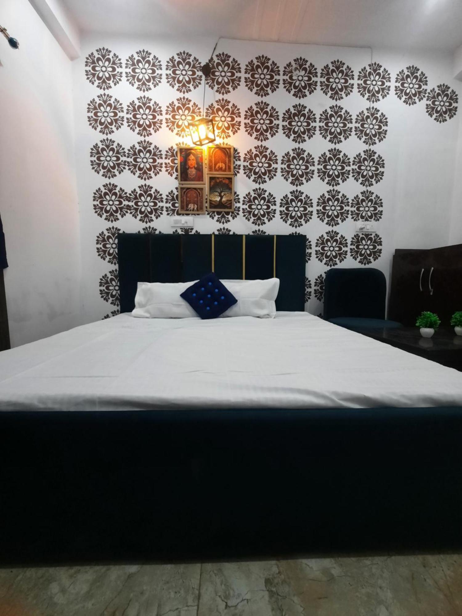 Iconic Retreat By Atulyam Stays Prayagraj Exterior foto